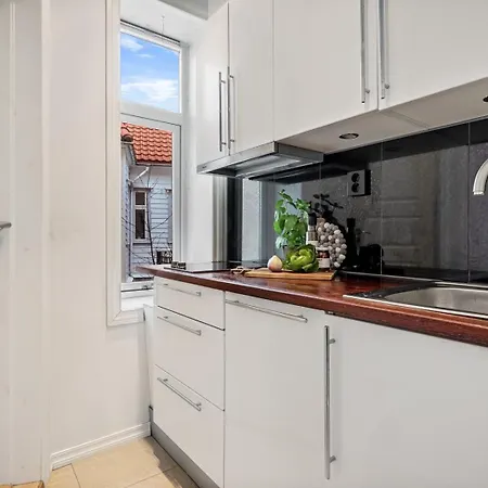 Charming In Sandviken Bergen