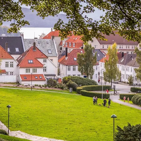 Apartamento Charming In Sandviken Bergen