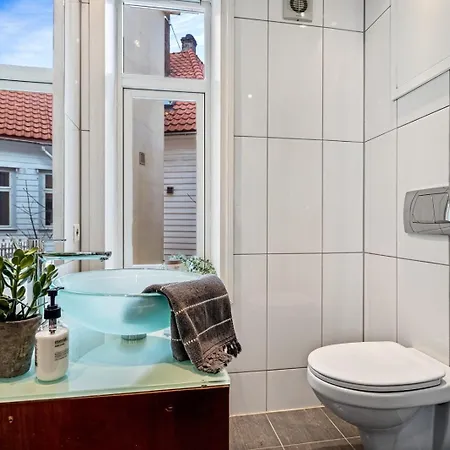 Charming In Sandviken Apartamento *