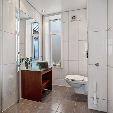 Charming In Sandviken Apartamento
